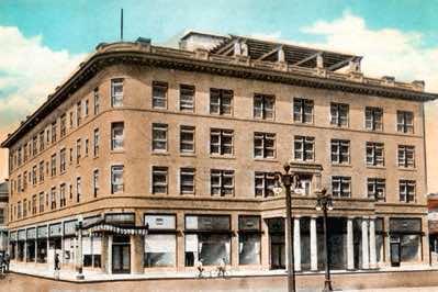 Hotel Modesto after opening in 1914.